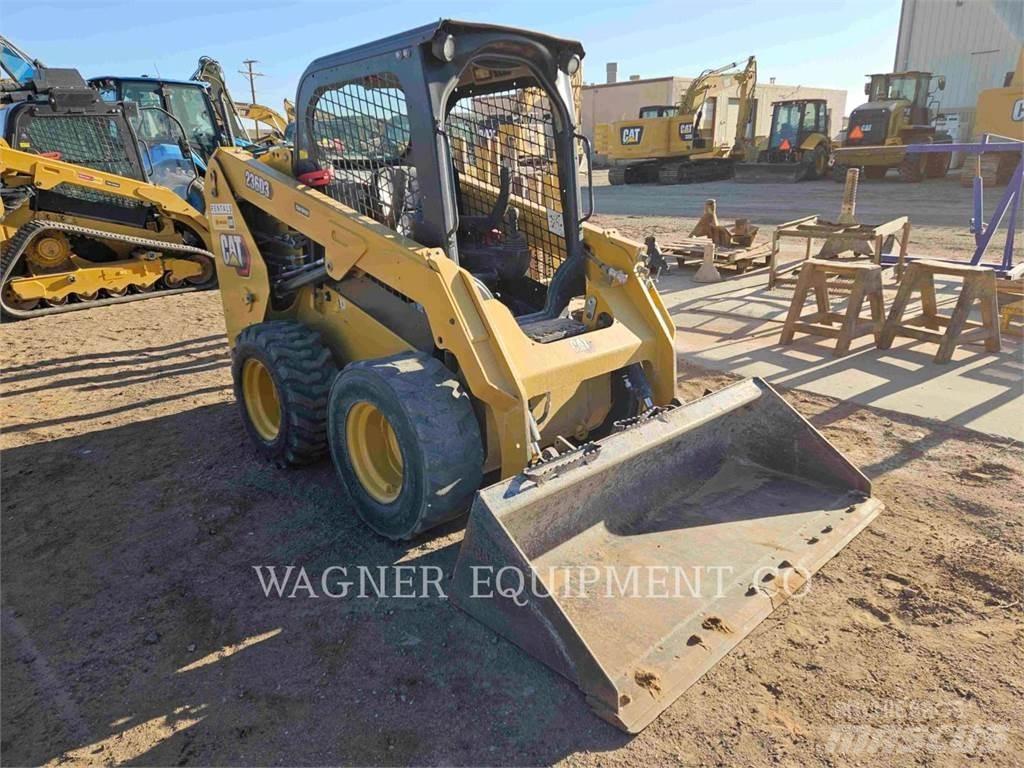 CAT 236D3 Skid steer mini nakladalci