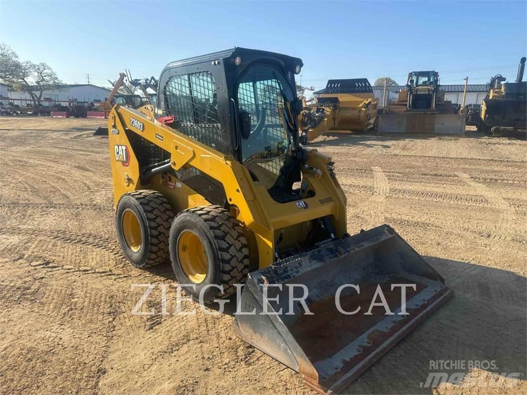 CAT 236D3 Skid steer mini nakladalci