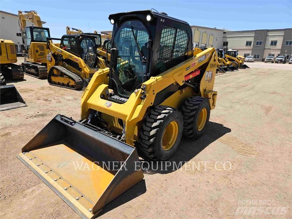 CAT 236D3 Skid steer mini nakladalci