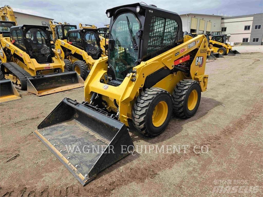 CAT 236D3 Skid steer mini nakladalci