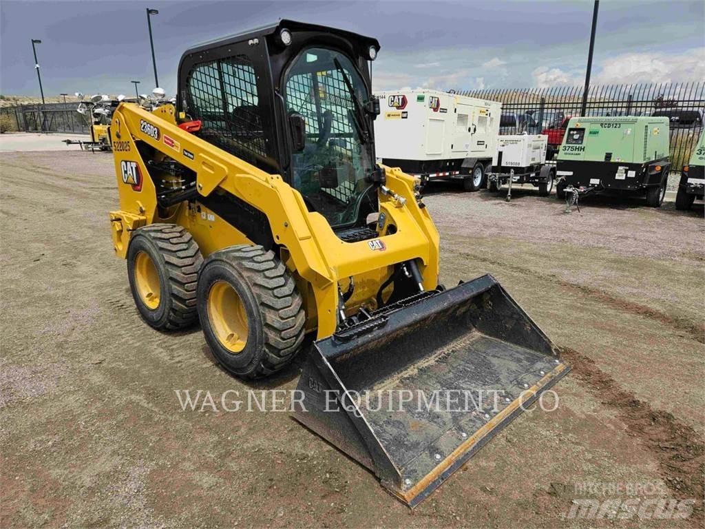CAT 236D3 Skid steer mini nakladalci