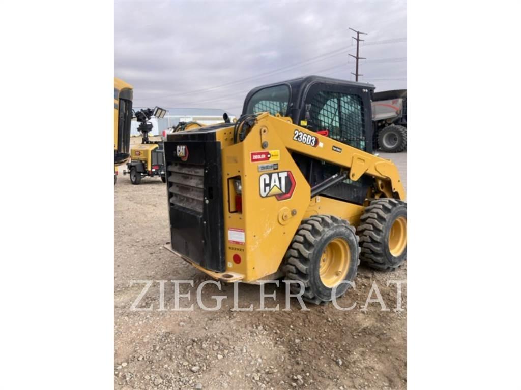 CAT 236D3 Skid steer mini nakladalci