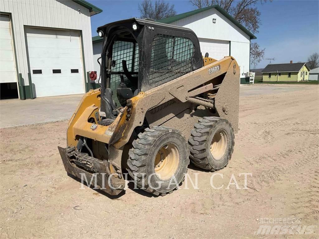 CAT 236D3 A2Q Skid steer mini nakladalci