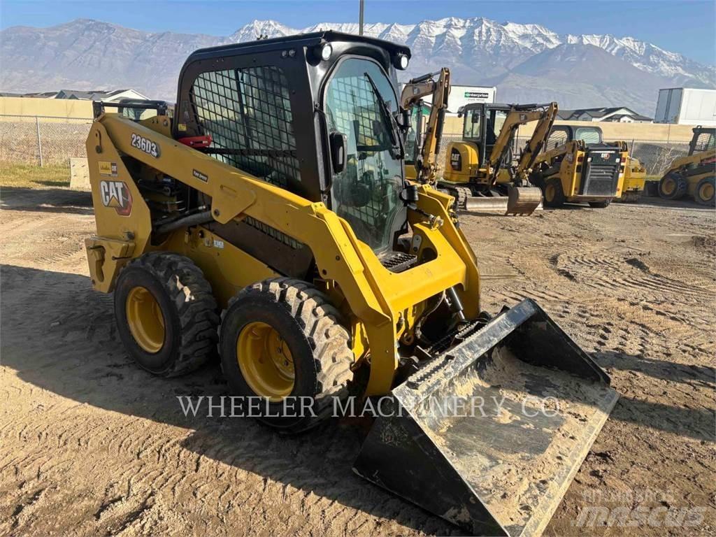 CAT 236D3 C3H2 Skid steer mini nakladalci