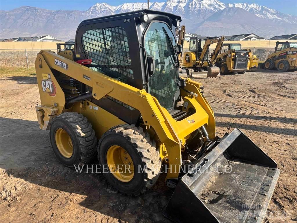 CAT 236D3 C3H2 Skid steer mini nakladalci