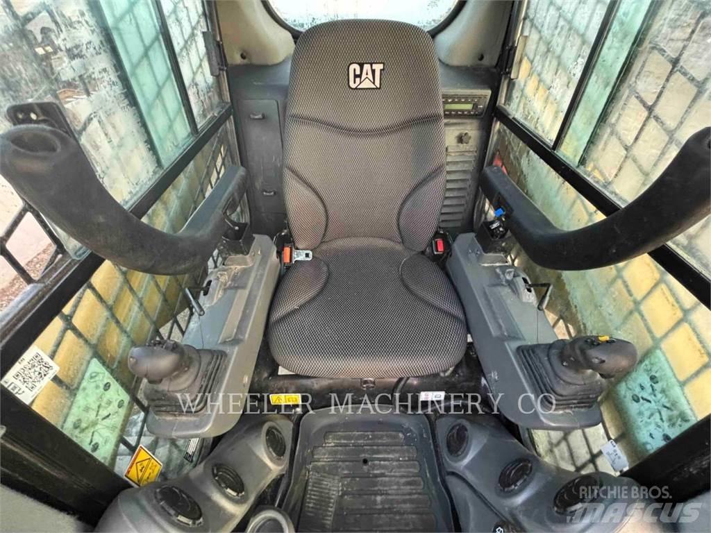 CAT 236D3 C3H2 Skid steer mini nakladalci