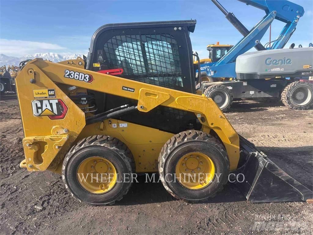 CAT 236D3 C3H2 Skid steer mini nakladalci
