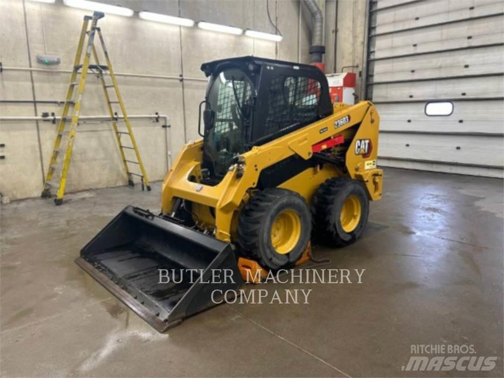CAT 236D3 C3H2 Skid steer mini nakladalci