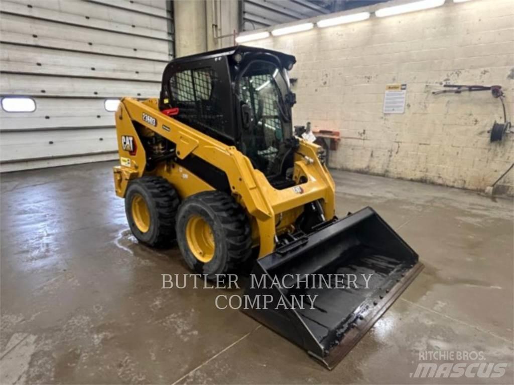 CAT 236D3 C3H2 Skid steer mini nakladalci