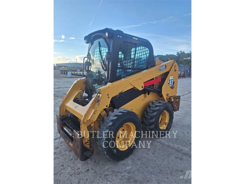 CAT 236D3 C3H2 Skid steer mini nakladalci