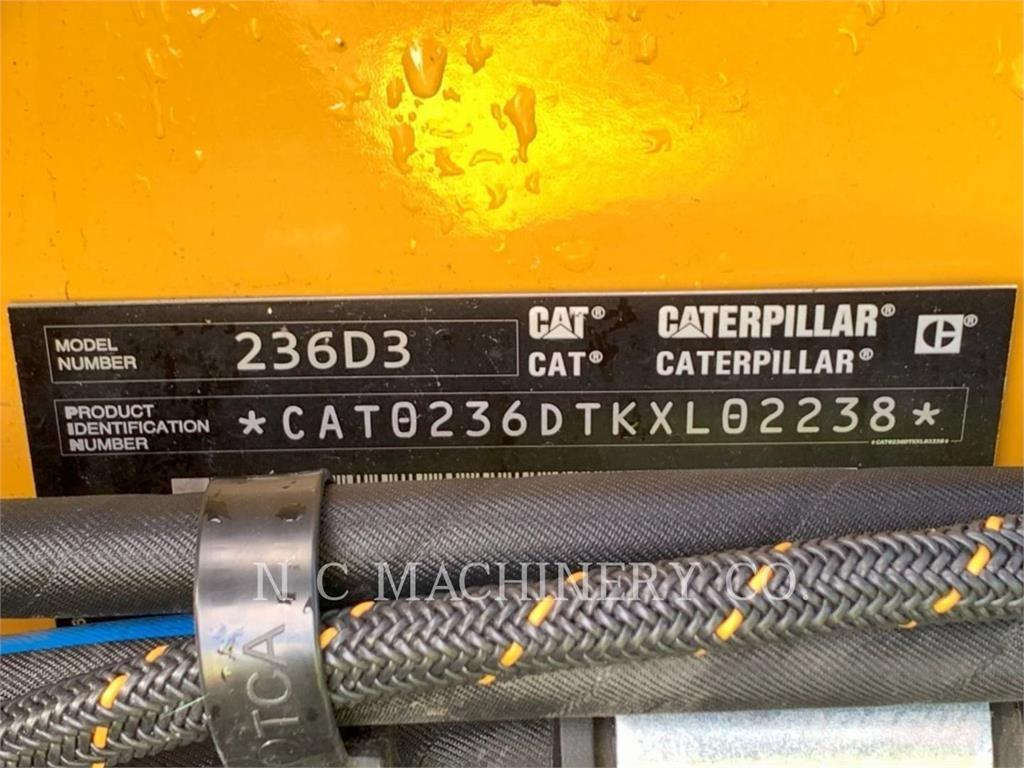 CAT 236D3 H2CB Skid steer mini nakladalci