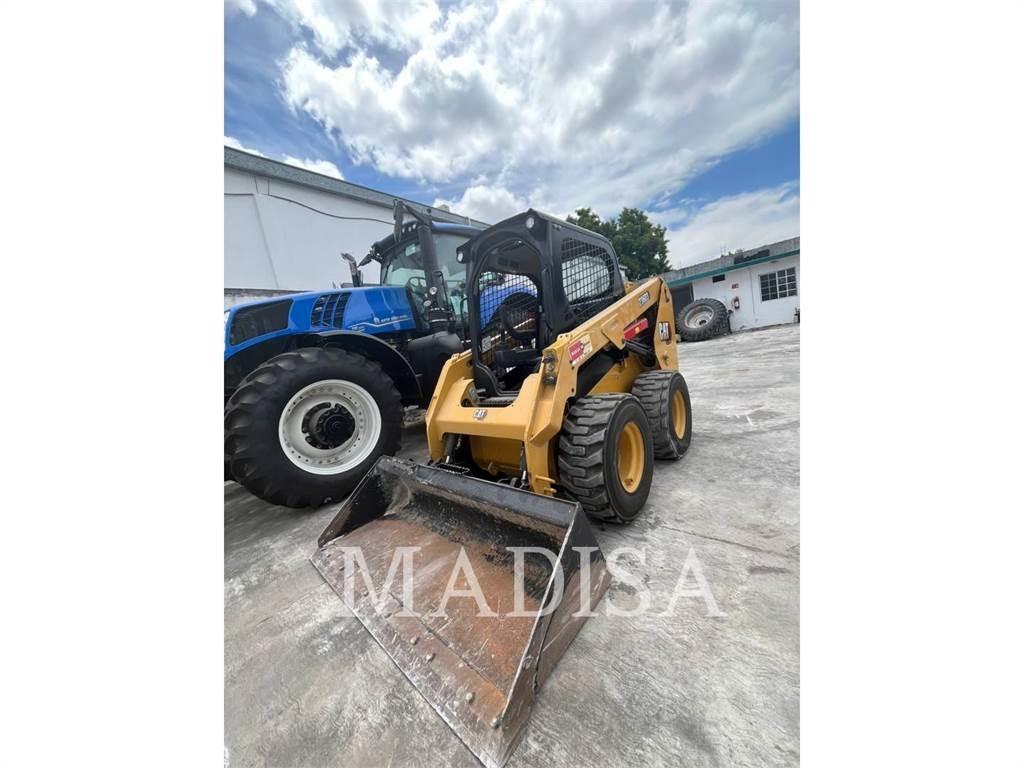 CAT 236D3LRC Skid steer mini nakladalci