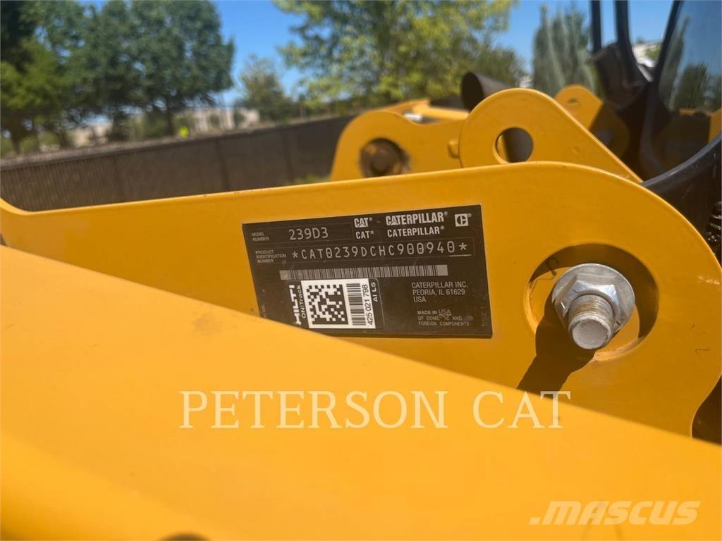 CAT 239D3 Skid steer mini nakladalci