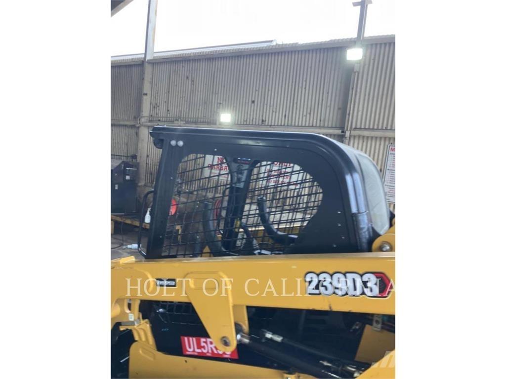 CAT 239D3 Skid steer mini nakladalci