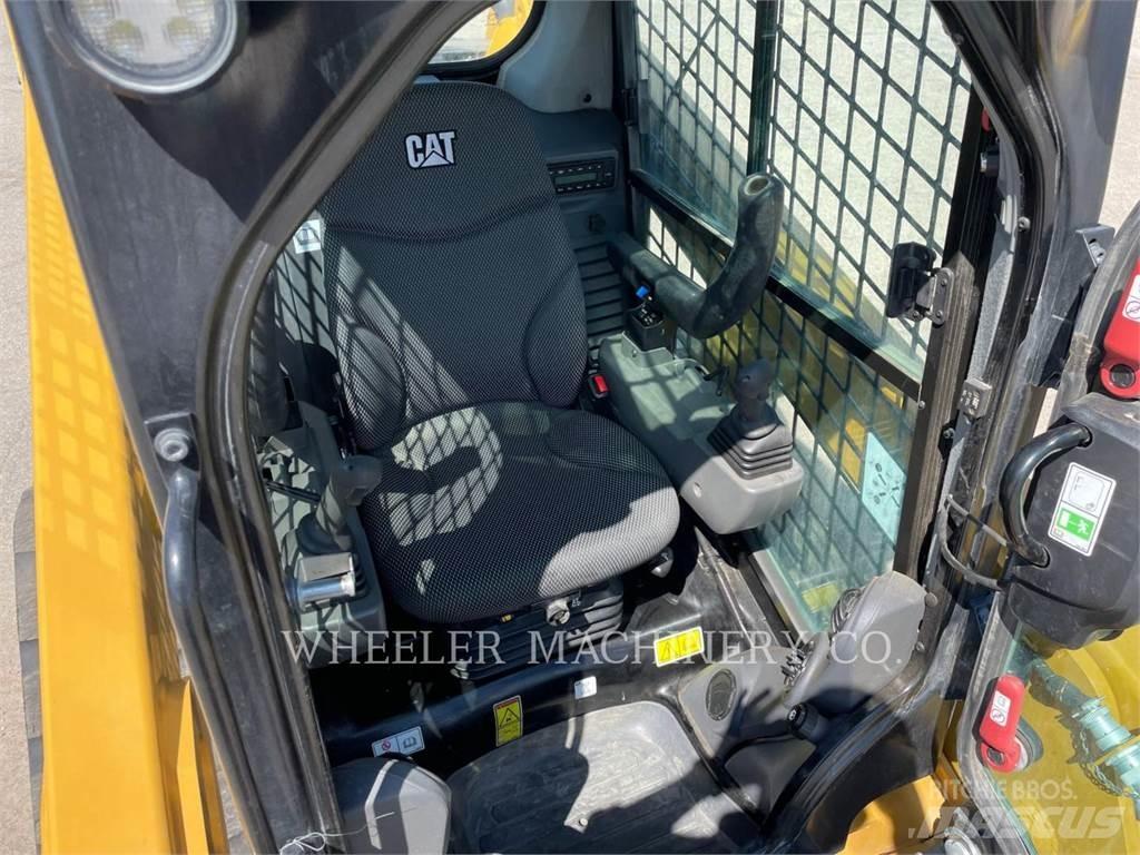 CAT 239D3 C1H2 Nakladalci goseničarji