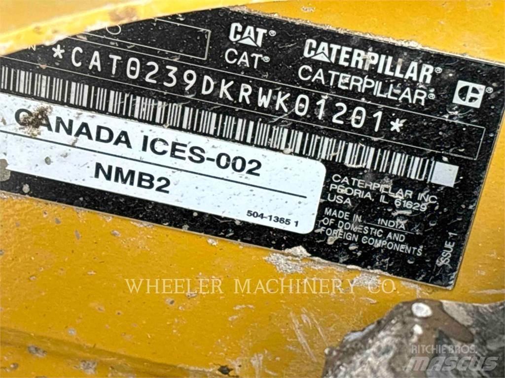 CAT 239D3 C3H2 Nakladalci goseničarji