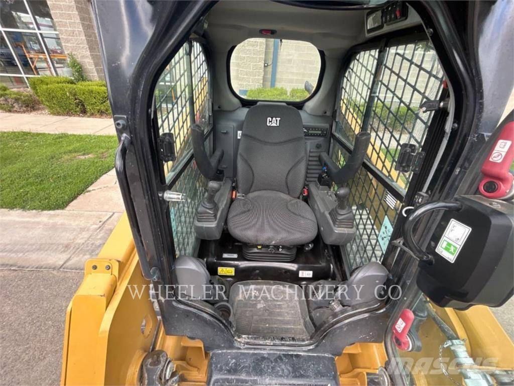 CAT 239D3 C3H2 Nakladalci goseničarji