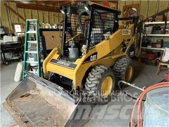 CAT 242B Skid steer mini nakladalci