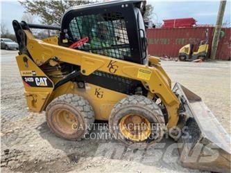 CAT 242D Skid steer mini nakladalci