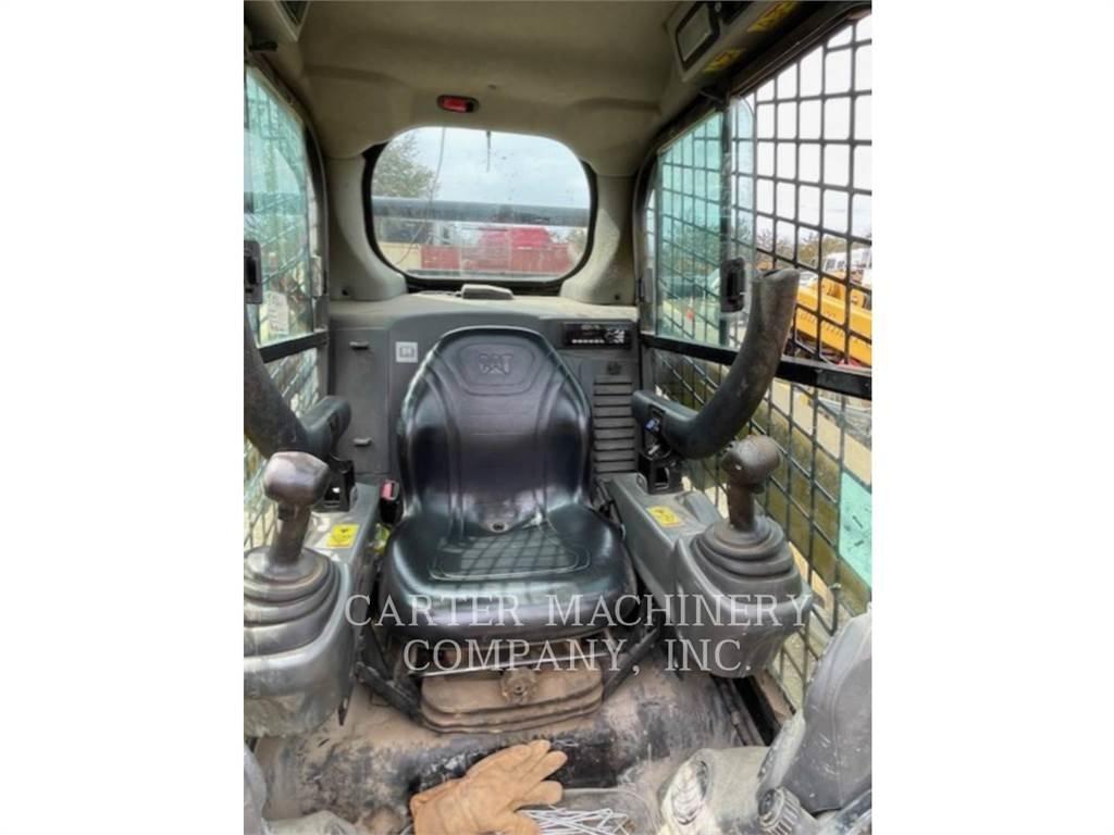 CAT 242D Skid steer mini nakladalci