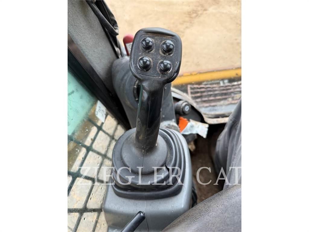 CAT 242D Skid steer mini nakladalci