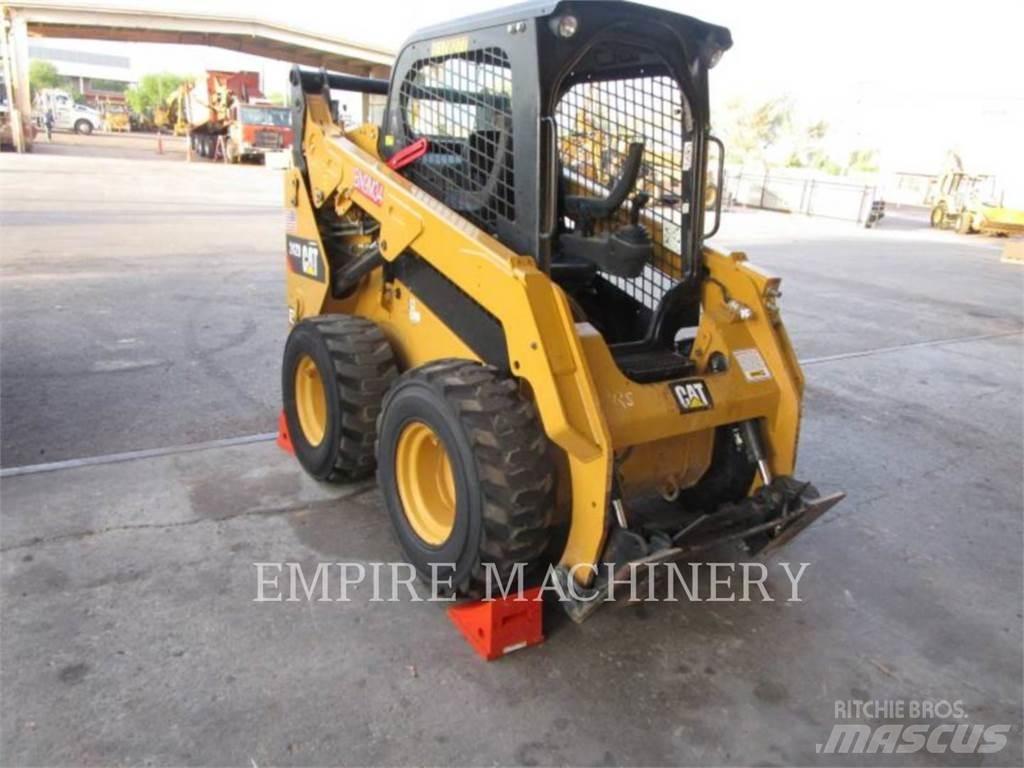 CAT 242D Skid steer mini nakladalci