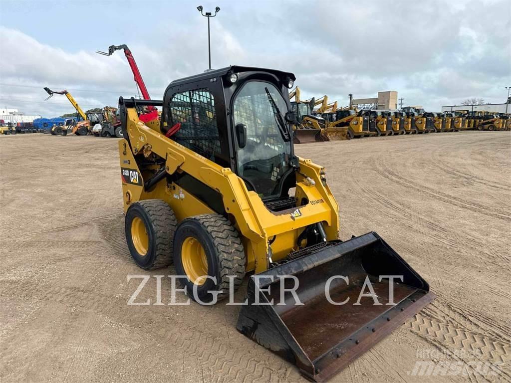 CAT 242D Skid steer mini nakladalci