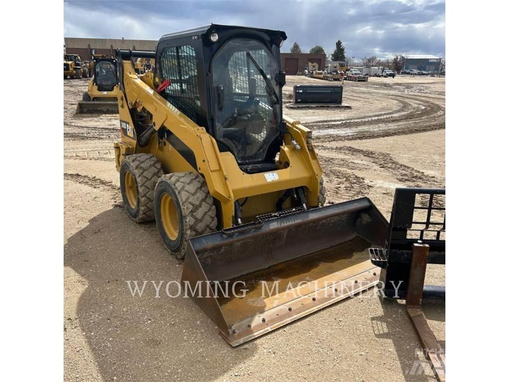 CAT 242D Skid steer mini nakladalci