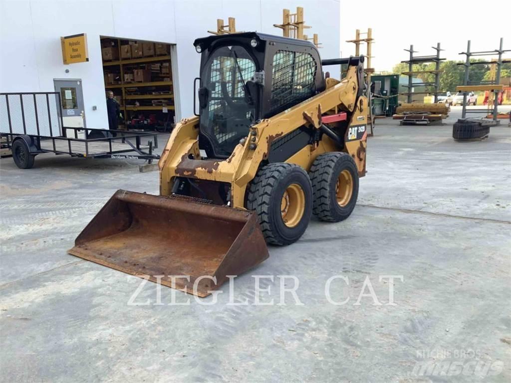 CAT 242D Skid steer mini nakladalci