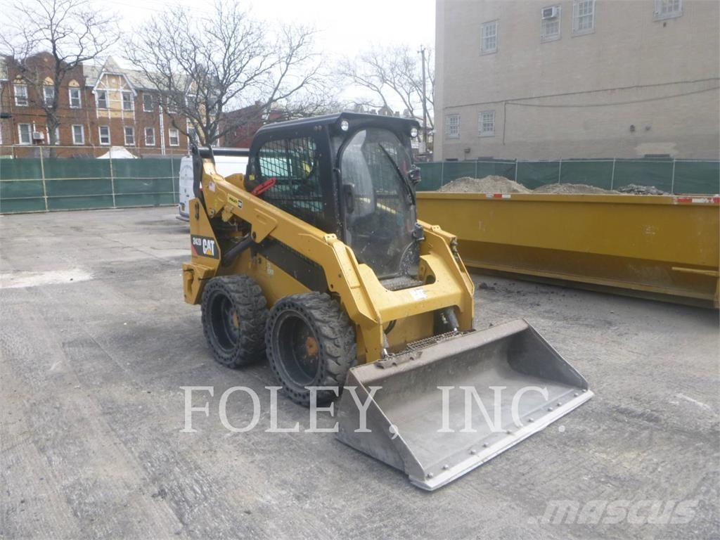 CAT 242D Skid steer mini nakladalci