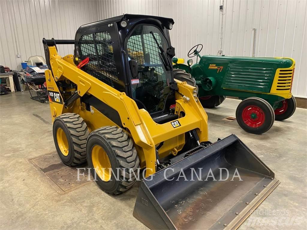 CAT 242D Skid steer mini nakladalci