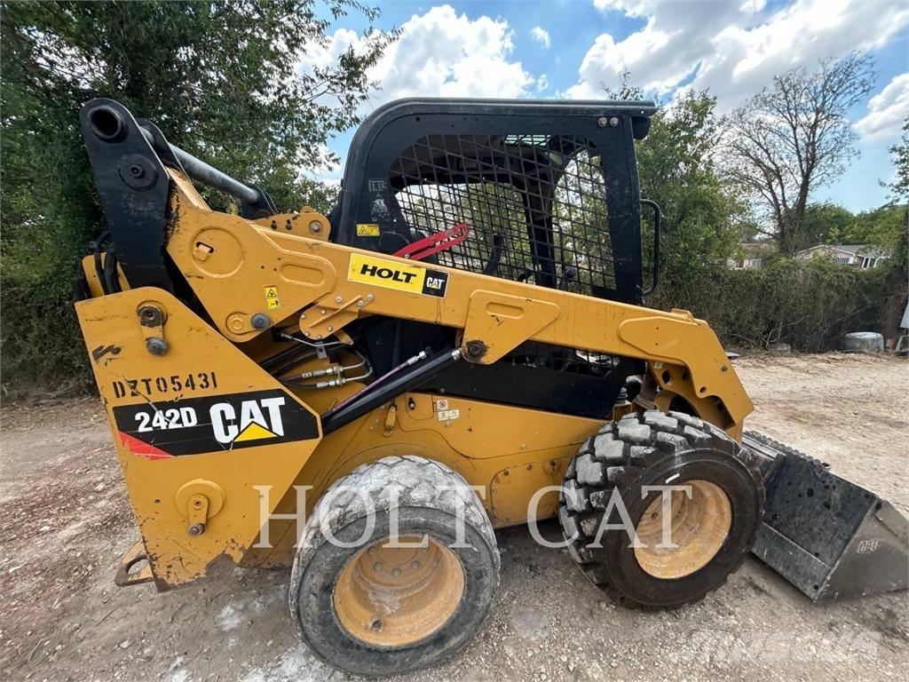 CAT 242D Skid steer mini nakladalci