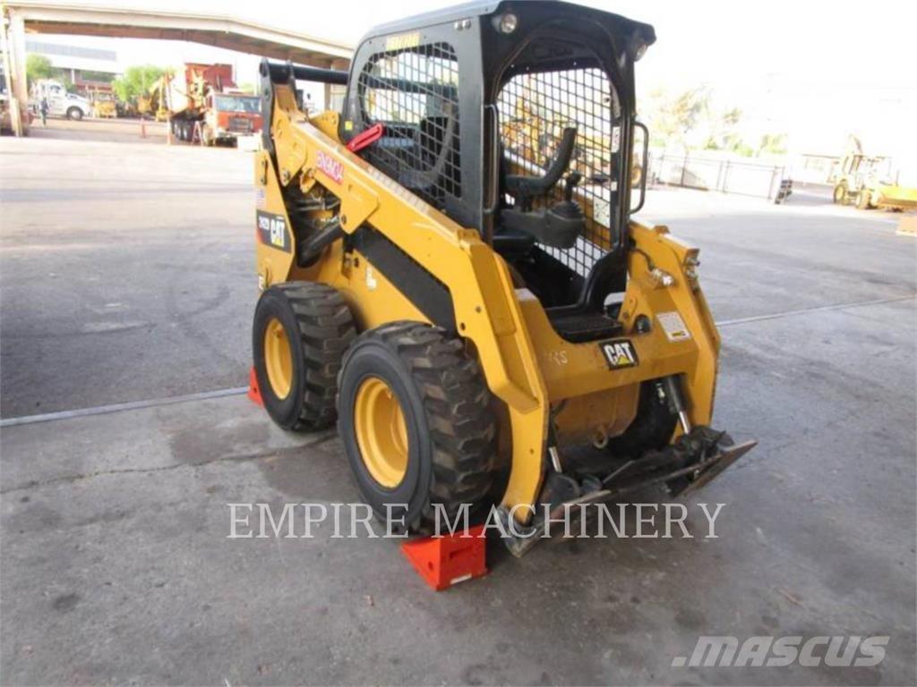 CAT 242D Skid steer mini nakladalci
