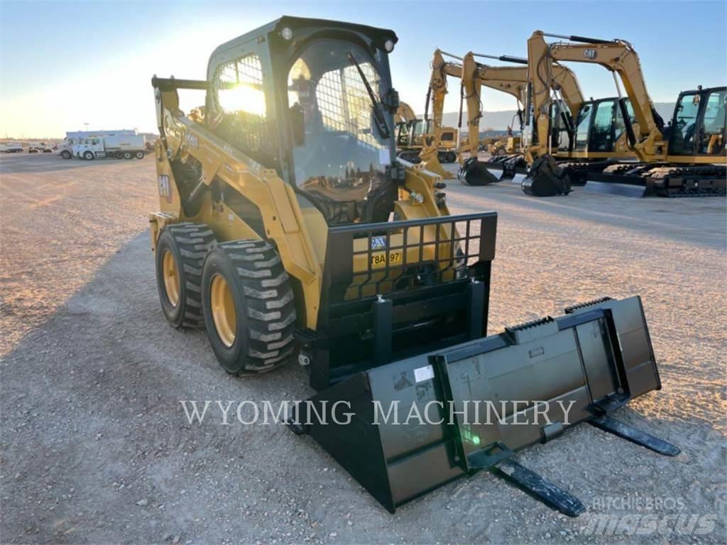 CAT 242D3 Skid steer mini nakladalci