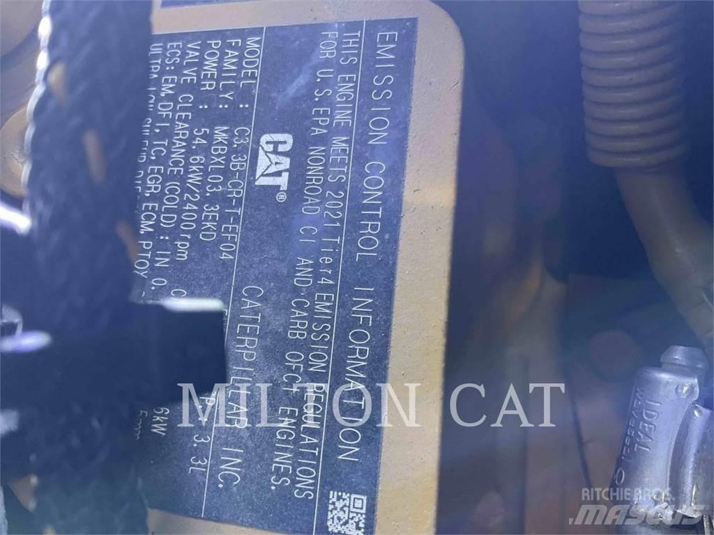 CAT 242D3 Skid steer mini nakladalci