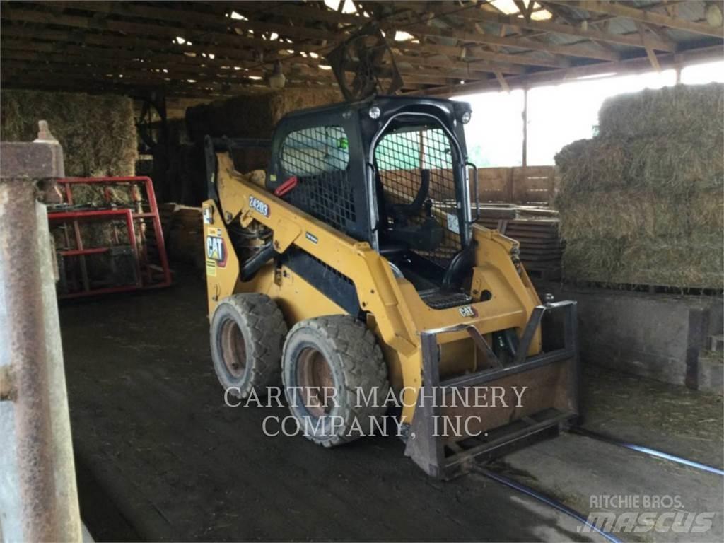 CAT 242D3 Skid steer mini nakladalci