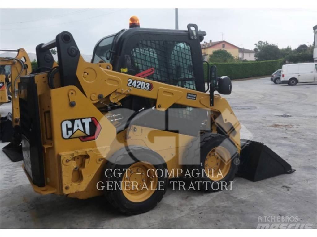 CAT 242D3 Skid steer mini nakladalci