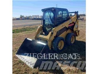 CAT 242D3 Skid steer mini nakladalci
