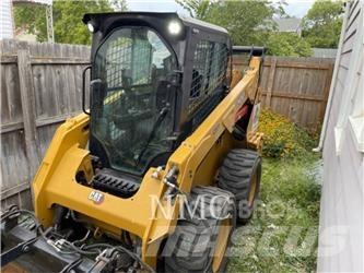 CAT 242D3 Skid steer mini nakladalci