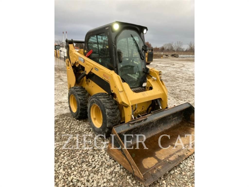 CAT 242D3 Skid steer mini nakladalci