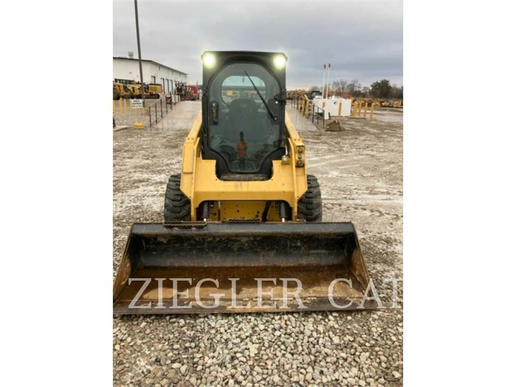 CAT 242D3 Skid steer mini nakladalci