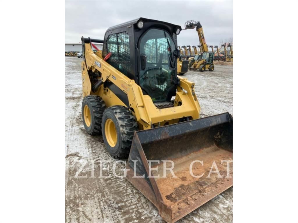 CAT 242D3 Skid steer mini nakladalci