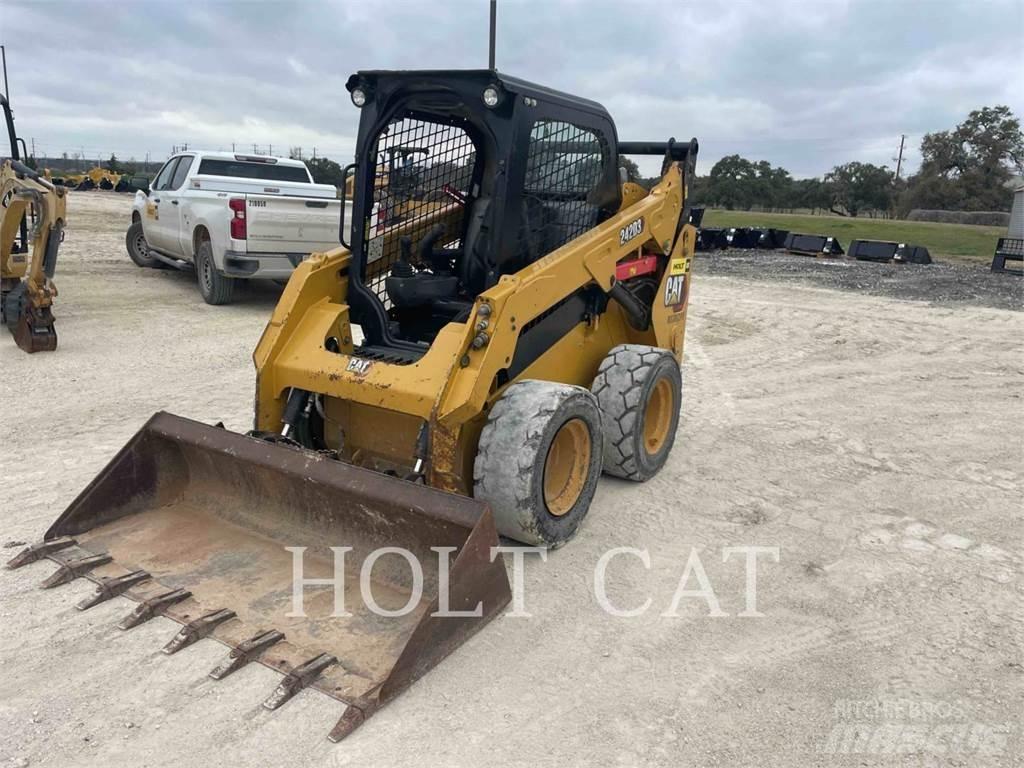 CAT 242D3 Skid steer mini nakladalci