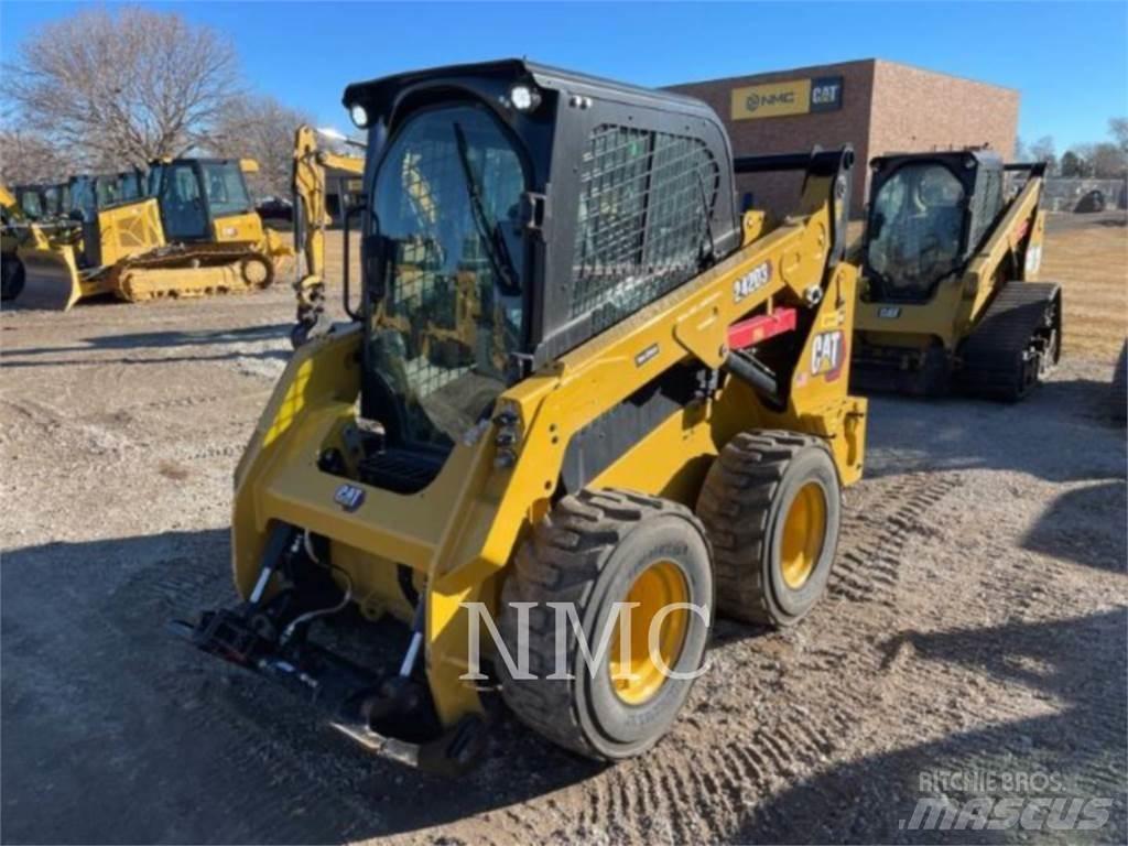 CAT 242D3 Skid steer mini nakladalci