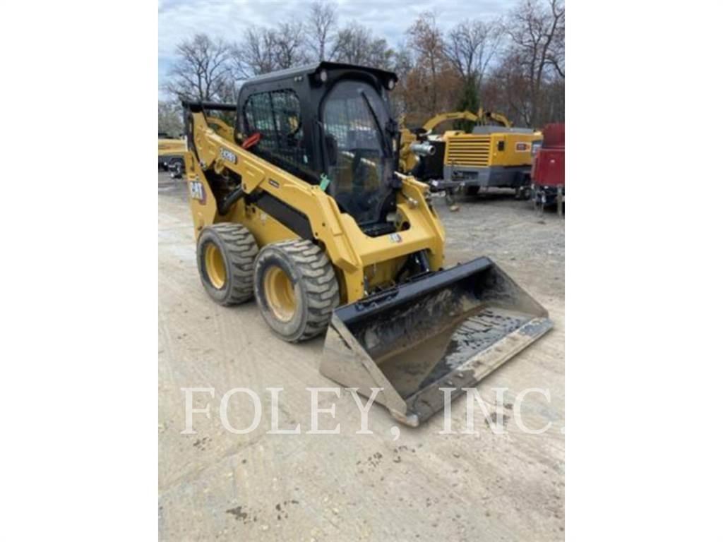 CAT 242D3 Skid steer mini nakladalci