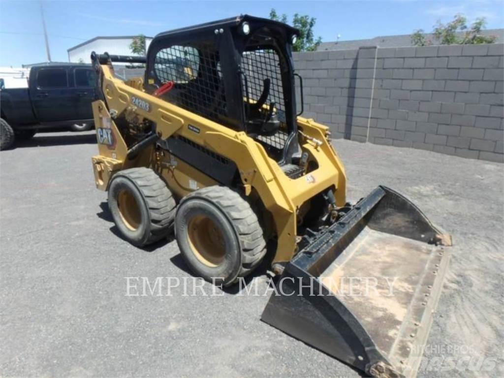 CAT 242D3 Skid steer mini nakladalci