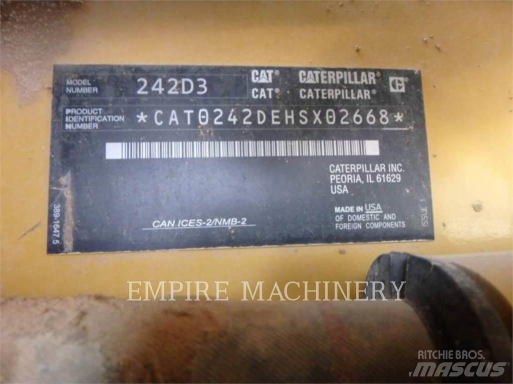 CAT 242D3 Skid steer mini nakladalci