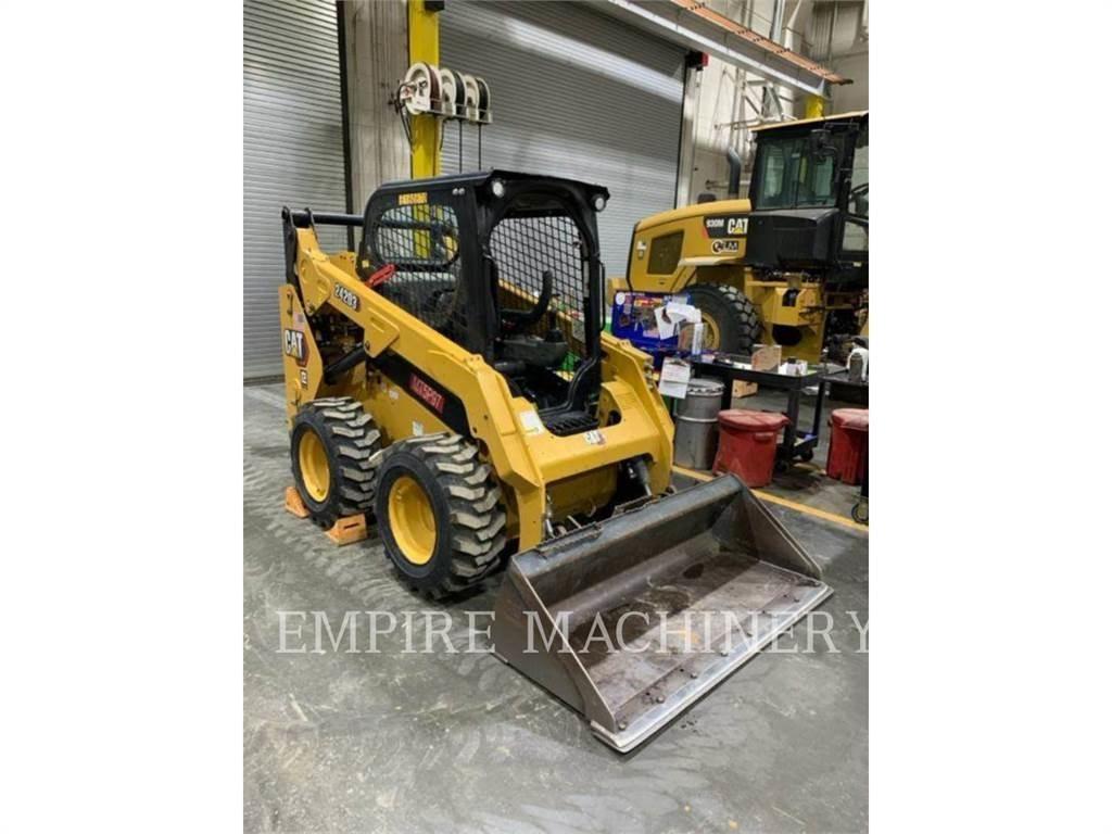 CAT 242D3 Skid steer mini nakladalci