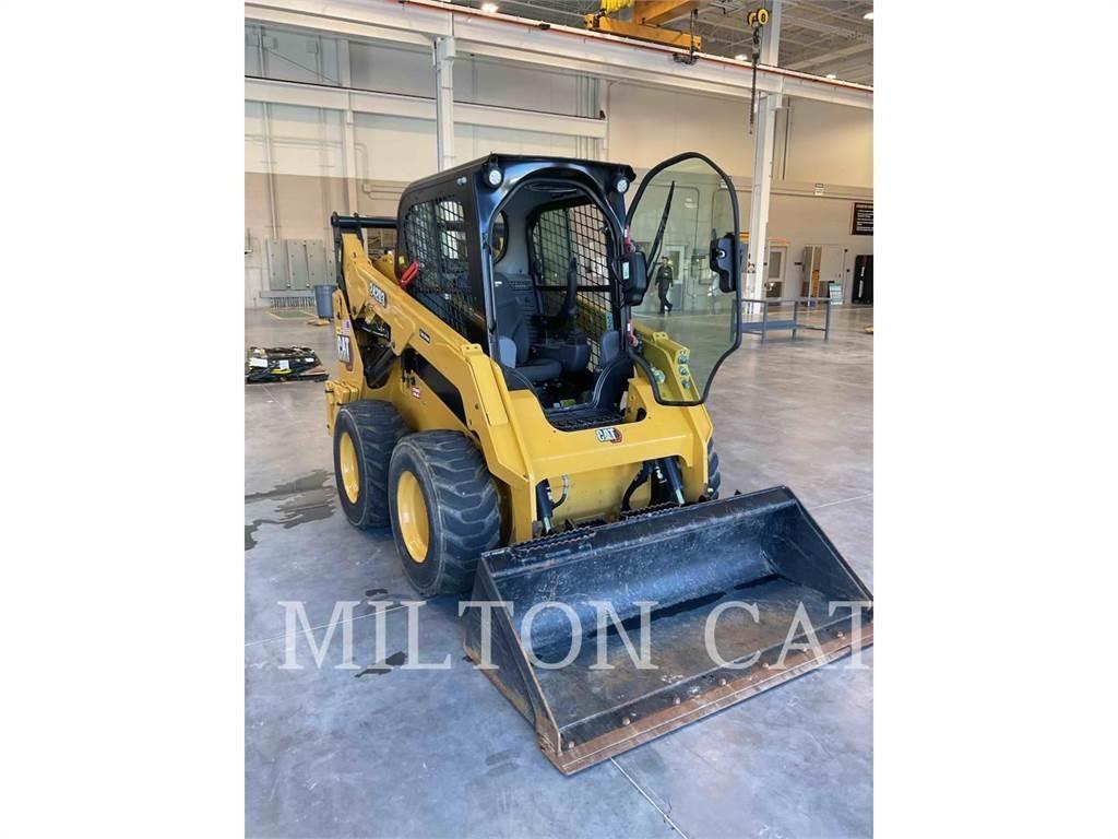 CAT 242D3 Skid steer mini nakladalci