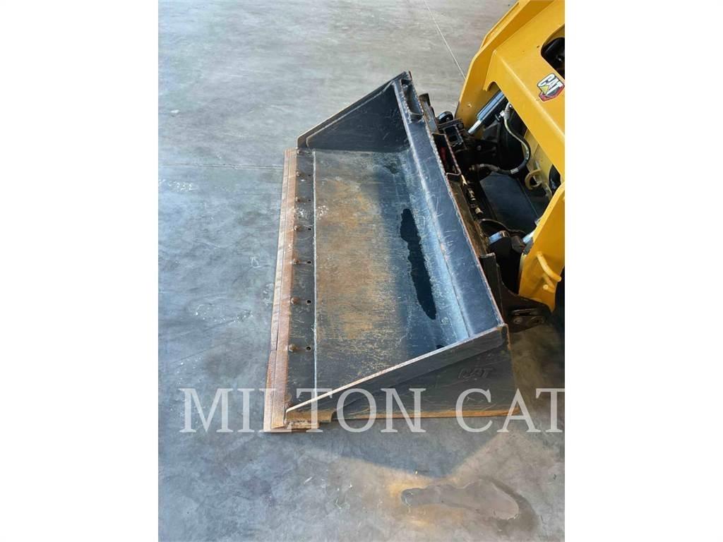 CAT 242D3 Skid steer mini nakladalci